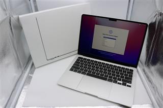 APPLE MACBOOK AIR A2681 - 8GB - 256GB - M2 CHIP - 2022 - 13.6